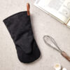 VINGA Asado oven mitt - Black