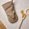 VINGA Asado oven mitt - Tan