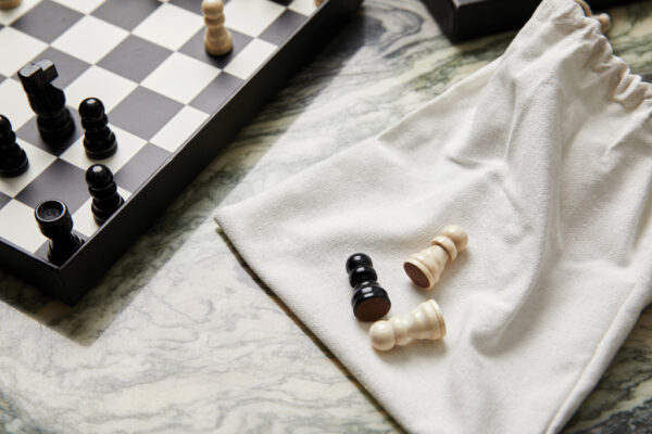 VINGA Chess coffee table game - Home & Barware