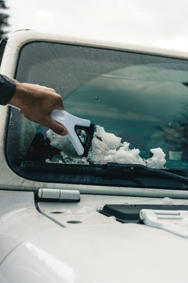 Recycled plastic 3-in-1 ice scraper - White