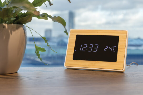 Utah RCS recycled plastic and bamboo LED clock - Technology