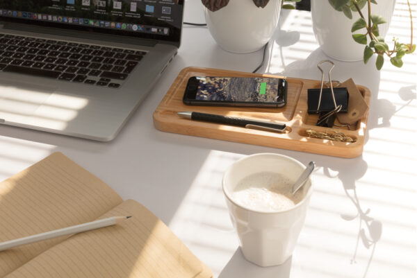 Bamboo desk organiser 5W wireless charger - Chargers & Powerbanks