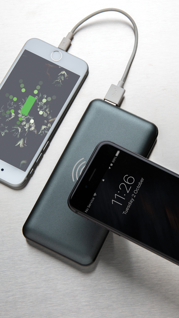 10.000 mAh Fast Charging 10W Wireless Powerbank with PD - Chargers & Powerbanks