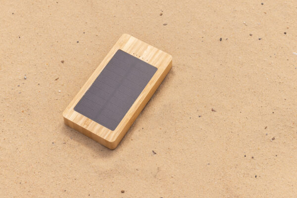 Sunwick 10.000 mAh Bamboo solar powerbank - Chargers & Powerbanks