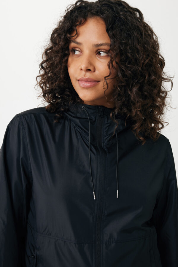 Iqoniq Logan recycled polyester lightweight jacket - Black