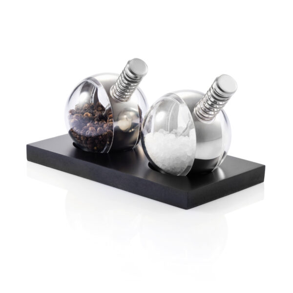 Planet pepper & salt set - Home & Barware