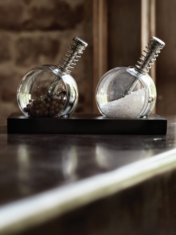 Planet pepper & salt set - Home & Barware