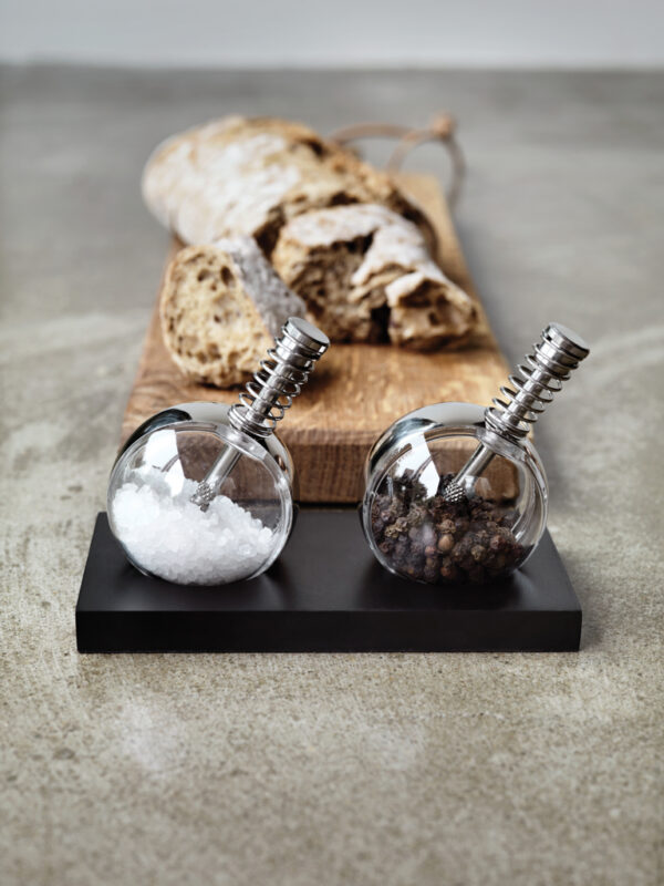 Planet pepper & salt set - Home & Barware