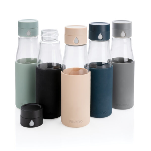 Ukiyo glass hydration tracking bottle with sleeve - Black