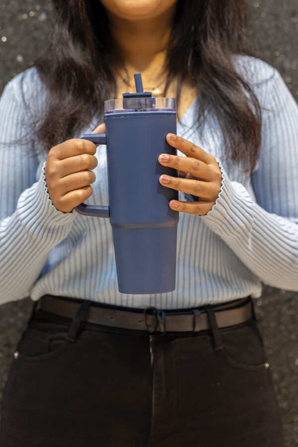 Tana RCS plastic tumbler with handle 900ml - Navy