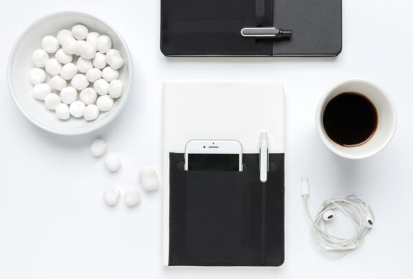 A5 Deluxe notebook with smart pockets - Black